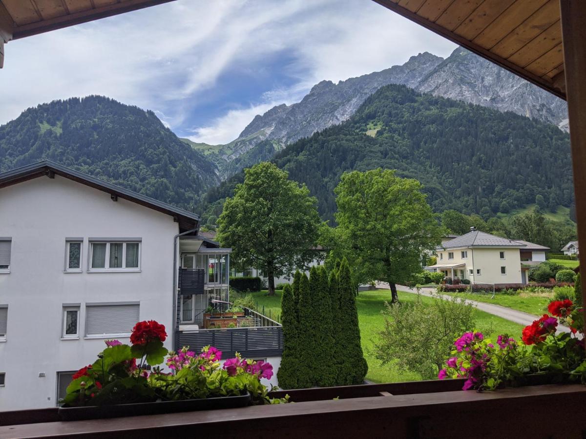 Montahaus Hotel Vandans Bagian luar foto