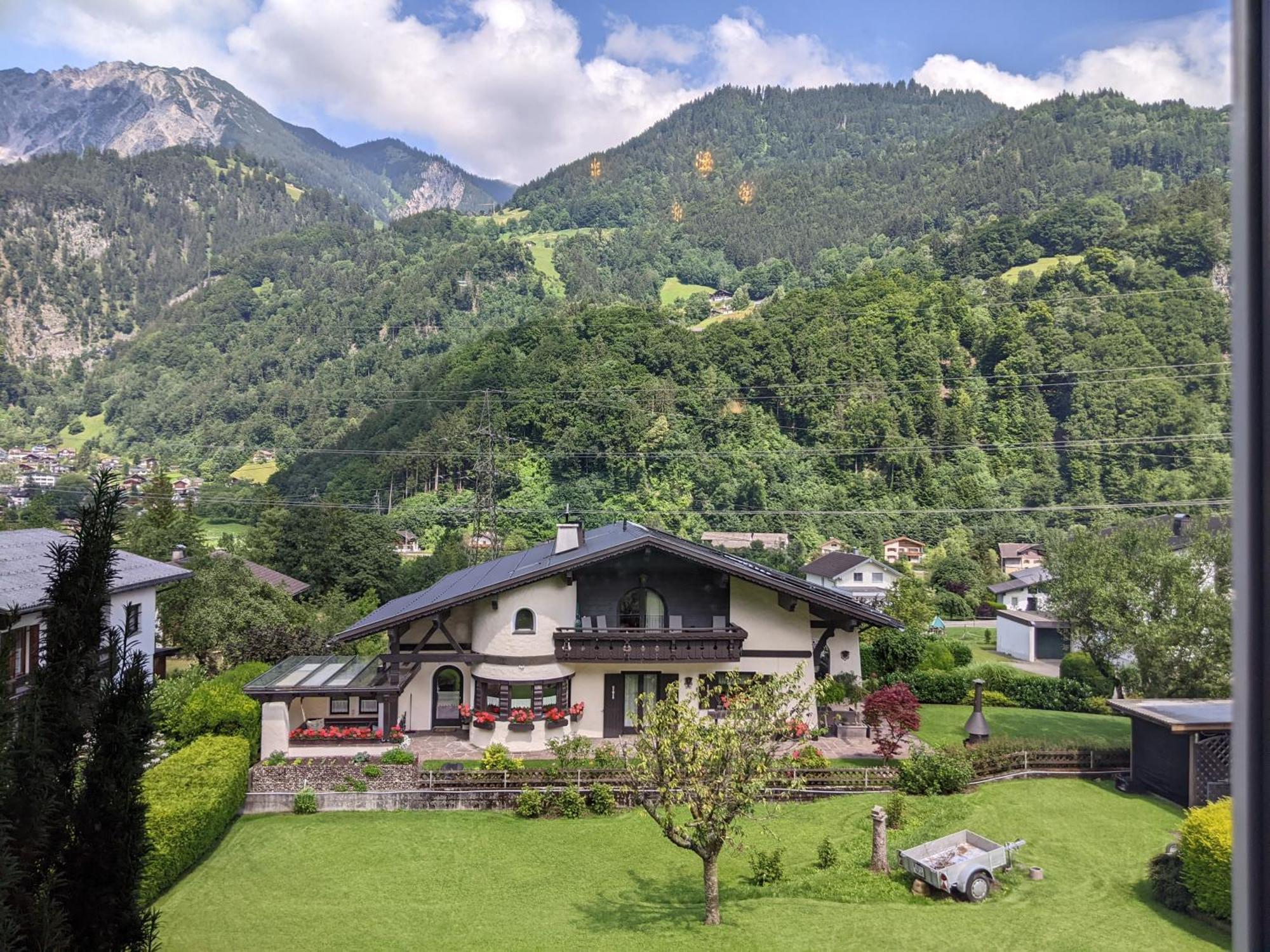 Montahaus Hotel Vandans Bagian luar foto