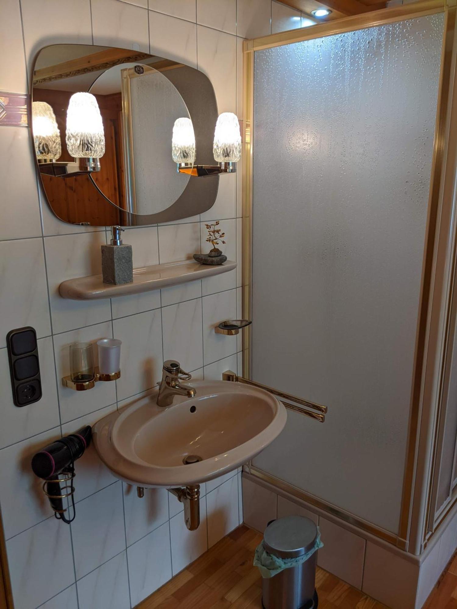 Montahaus Hotel Vandans Bagian luar foto