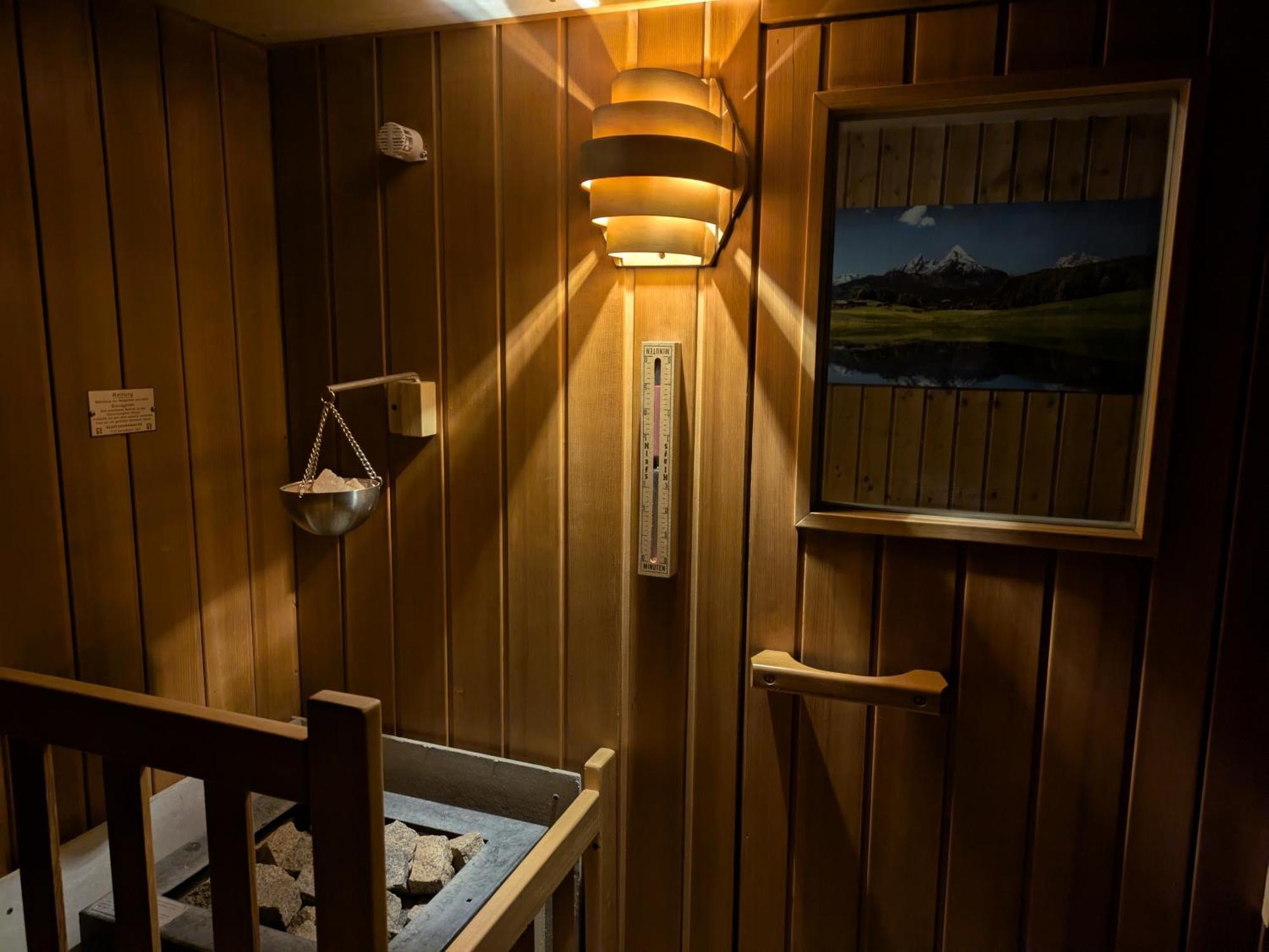 Montahaus Hotel Vandans Bagian luar foto